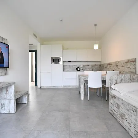 Aparthotel Malcesine-active&family 4*